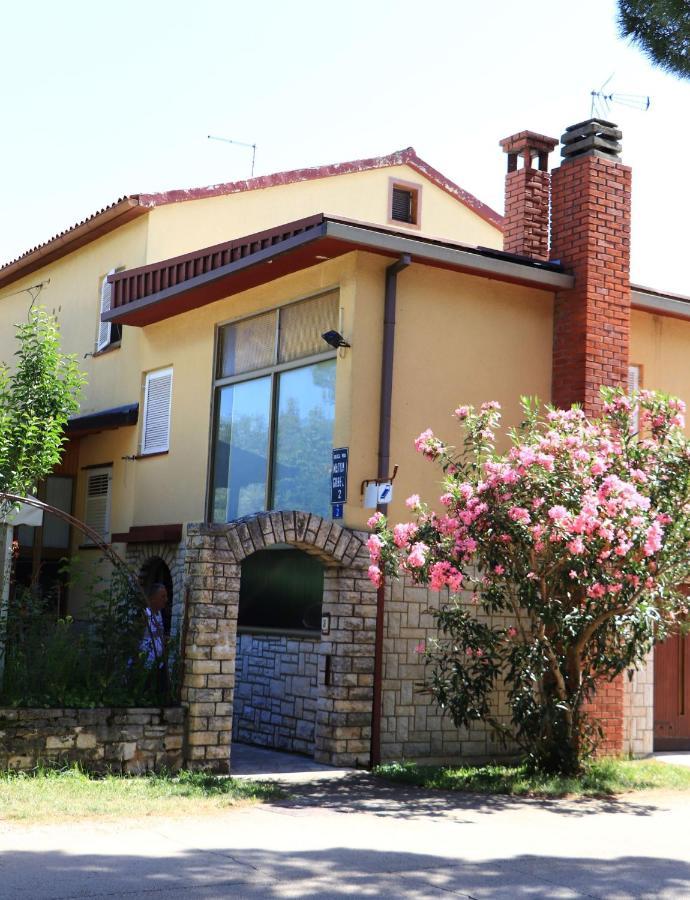 אומאג Family Rooms Moela מראה חיצוני תמונה